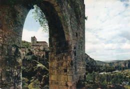 CPM - N - LOT - SAINT CIRQ LAPOPIE - PREMIER VILLAGE DE FRANCE DEPUIS LA PORTE DE PELISSARIA - Saint-Cirq-Lapopie