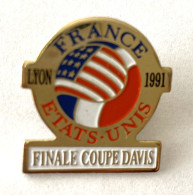 PINS Tennis Finale Coupe Davis France Etats-Unis  Lyon 1991  / Signé OMS Lyon / 33NAT - Tennis