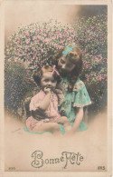 ENFANT - Bonne Fête - Une Fillette Portant Sur Ses Genoux Un Bébé - Colorisé - Carte Postale Ancienne - Other & Unclassified
