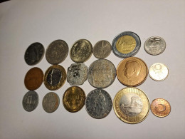 Lot De 18 Monnaies Du Monde ( 53 Bis ) E - Alla Rinfusa - Monete