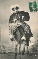 FOLKLORE - Costumes - Une Sablaise  Sur Un âne - Carte Postale Ancienne - Costumes