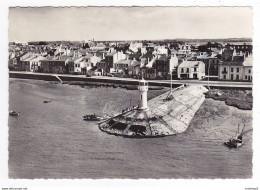 44 En Avion Au Dessus De PAIMBOEUF N°3 VOIR ZOOM Le Phare Pâtisserie Bateaux Renault 4CV VOIR DOS - Paimboeuf