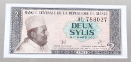 GUINEA 2 SYLIS 1981  #alb051 1435 - Guinea