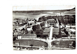 Cpm - 76 -  Mesnières-en-Bray - Chateau - 1964 -- Lapie 10 - Tour - Chemin De Fer Passage à Niveau Barrière - Mesnières-en-Bray
