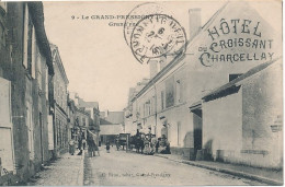 37. CPA. LE GRAND PRESSIGNY. Grande Rue. Hôtel Du Croissant Charcellay / Ref 80 - Le Grand-Pressigny