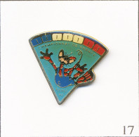 Pin's Sport - Parachutisme / Championnat De France à Pujaut (30) 1992. Estampillé BG Dis. Epoxy. T708-17 - Paracadutismo