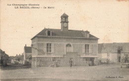 Le Baizil * La Place De La Mairie Du Village * Hôtel De Ville - Other & Unclassified