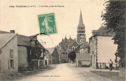 FRANCE -  Tinténiac - L'arrivée, Route De Rennes -  Vue Sur La Ville Et L'église - Carte Postale Ancienne - Autres & Non Classés