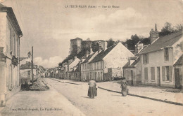 La Ferté Milon * La Rue De Meaux * Villageois - Autres & Non Classés