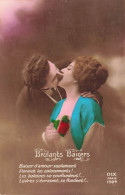 COUPLES - Brûlants Baisers - Colorisé - Carte Postale Ancienne - Parejas