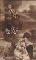 COUPLES - Le Rêve - Carte Postale Ancienne - Coppie