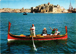 CPM AK Jutting Into The Grand Harbour MALTA (1260845) - Malte