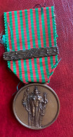 Italia Medalla Conmemorativa De La Guerra 1940 - 1943 - Altri & Non Classificati