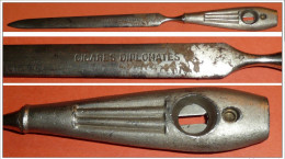 Rare Coupe-papier Ouvre-lettres Publicitaire En Métal, Cigares DIPLOMATES, Système Dans Le Manche Objet De Bureau - Briefopener