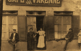 Bois D'avaize , St étienne * Carte Photo * Café VARENNE - TEYSSIEUX Peintre Au Bois D'Avaize * Villageois - Saint Etienne