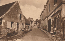 CARTE POSTALE ORIGINALE  ANCIENNE : GENILLE UNE VIEILLE MAISON RUE SAINT PIERRE TABAC ANIMEE INDRE ET LOIRE (37) - Genillé