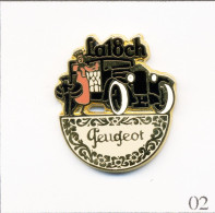 Pin's Automobile - Peugeot / Ancienne Réclame Pour La 18 Ch. Estampillé Hélium. Zamac. T720-02 - Peugeot