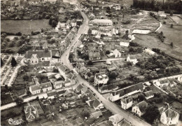 Droué * Vue Aérienne Sur La Rue Principale Du Village - Droue