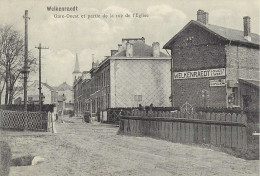 WELKENRAEDT. GARE OUEST ET PARTIE DE LA RUE DE L'EGLISE. PASSAGE A NIVEAU. - Welkenraedt