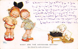 Illustrateur    Atttwell.    What Are The Air Waves Saying  ?  Enfants Radio Chien    (voir Scan) - Attwell, M. L.