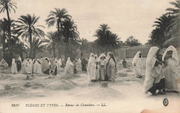 SCÈNES ET TYPES - Retour Du Cimetière - Animé - Carte Postale Ancienne - Scenes & Landscapes