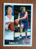 ST 10 - NBA SEASONS 2013-14, Sticker, Autocollant, PANINI, No. 82 Kyle Singler Detroit Pistons - Boeken