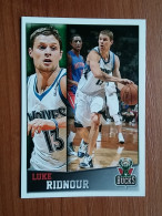 ST 17 - NBA SEASONS 2013-14, Sticker, Autocollant, PANINI, No 103 Luke Ridnour, Milwaukee Bucks - Libros