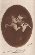 COUPLES - Le Baiser - Couple S'embrassant - Carte Postale Ancienne - Paare