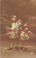 ENFANTS - Petites Filles Avec Des Fleurs - Fantaisie - Colorisé - Carte Postale Ancienne - Other & Unclassified