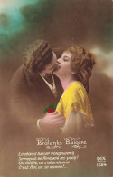 COUPLES - Brûlants Baisers - Le Chaud Baiser Voluptueux - Couple S'embrassant - Fantaisie - Carte Postale Ancienne - Parejas