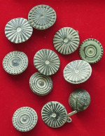 COLLECTION LOT BUTTONS 11PC 46G  #xx8 071 - Buttons