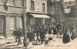 FRANCE - Doudeville - Défilé - Fête Du 15 Août - Animé - Carte Postale Ancienne - Rouen