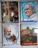 Livre Des émissions De Timbres Postes Du Vatican Années 1997,1998, 1999, 2000, Complets - Autres & Non Classés