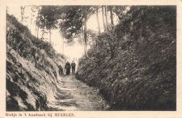 PAYS BAS - Heerlen - Kiekje In't Aambosch Bij - Un Mopine Et Un Civil - Carte Postale Ancienne - Heerlen