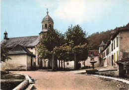 Sarrance * La Place De L'église Et La Vieille Fontaine - Andere & Zonder Classificatie