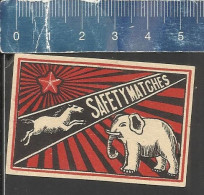 ELEPHANT & HORSE (ELEFANT OLIFANT JUMBO) - OLD VINTAGE MATCHBOX LABEL MADE IN JAPAN - Zündholzschachteletiketten