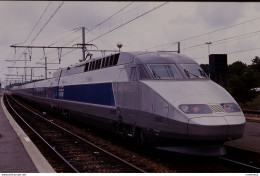 Photo Diapo Diapositive Slide Train Wagon TGV Réseau 4501 SNCF Le 17/06/1993 VOIR ZOOM - Diapositives