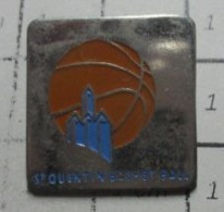 3419 Pin's Pins / Beau Et Rare / SPORTS / BASKET-BALL CLUB ST QUENTIN BALLON ORANGE - Pallacanestro