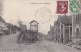 PAVILLY  -  SEINE-MARITIME -  (76)  - CPA DE 1933 - LA RUE DE L'HOSPICE - EN EXCELLENT ETAT. - Pavilly