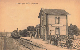 Courgivaux * La Gare Du Village * Arrivée Du Train * Ligne Chemin De Fer - Other & Unclassified