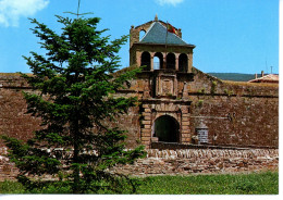 Jaca Porte Des Pyrénées - Huesca