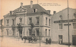 Pélussin * La Place De L'hôtel De Ville * Café Restaurant * Attelage - Pelussin