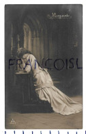 CPA. Faust De Charles Gounod. Marguerite à Genoux Sur Un Prie-Dieu. - Opéra