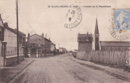 LE BLANC MESNIL - SEINE SAINT DENIS - (93)  -  CPA  - L'AVENUE DE LA REPUBLIQUE. - Le Blanc-Mesnil