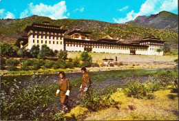 BHUTAN Tashichhodzong Tradiotional Fortress Thimphu Lindblad Travel  Picture Postcard BHOUTAN 1970s - Bután