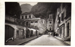 Cpa N° 1445 EAUX BONNES Les Thermes Et L'Eglise - Eaux Bonnes