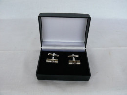 VINTAGE CUFFLINKS IN BOX #2186 - Bottoni Di Colletto E Gemelli