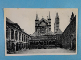 Tournai Cathédrale Place De L'Evêché - Tournai