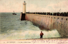 N°116603 -cpa Le Tréport -le Phare De La Jetée- - Lighthouses