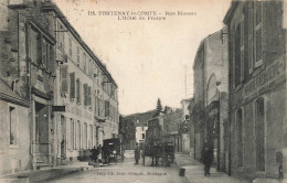 Fontenay Le Comte * La Rue Blossac * L'hôtel De France * Imprimerie Fontenaisienne * Attelage - Fontenay Le Comte